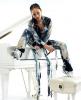 Alicia Keys on paino