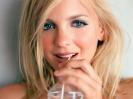 Anna Faris drinking water