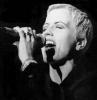 Dolores O Riordan singing
