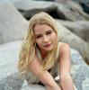 Emilie de Ravin excellent picture