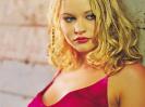 Emilie de Ravin great look