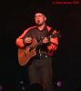 Garth Brooks Singing to the Tunes