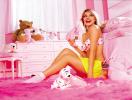 Holly Willoughby Photo
