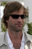 aaron eckhart photo