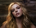 agnes bruckner picture3