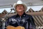 alan jackson pic1