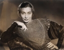 aline macmahon photo