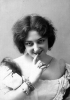 anna held image4