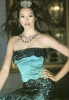 azra akin picture2