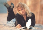 erika eleniak photo