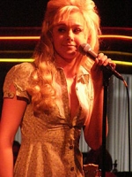 laura bell bundy