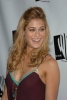 lizzy caplan image1