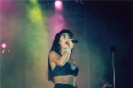 selena picture3